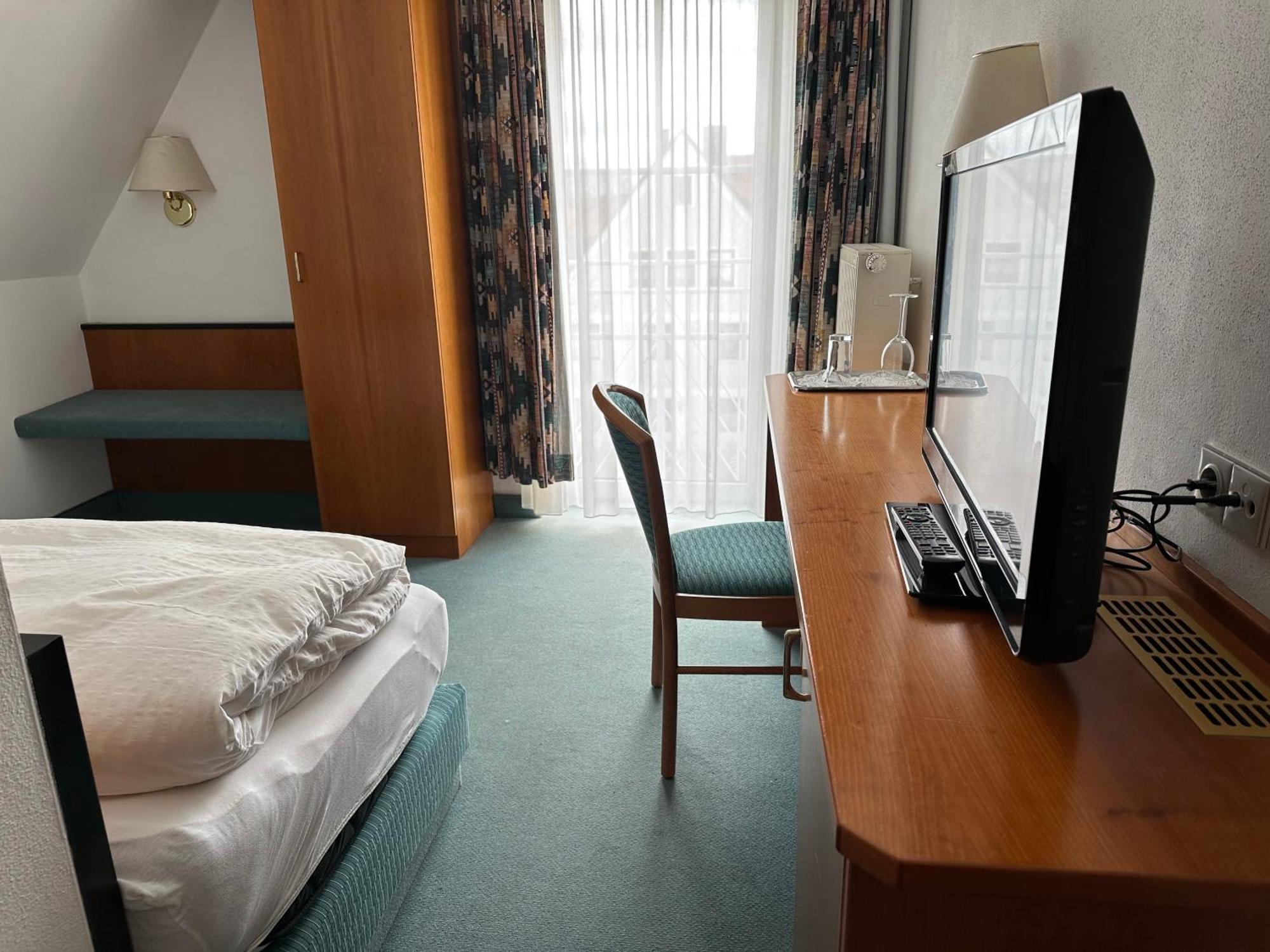St Hotel Reichertshofen Buitenkant foto
